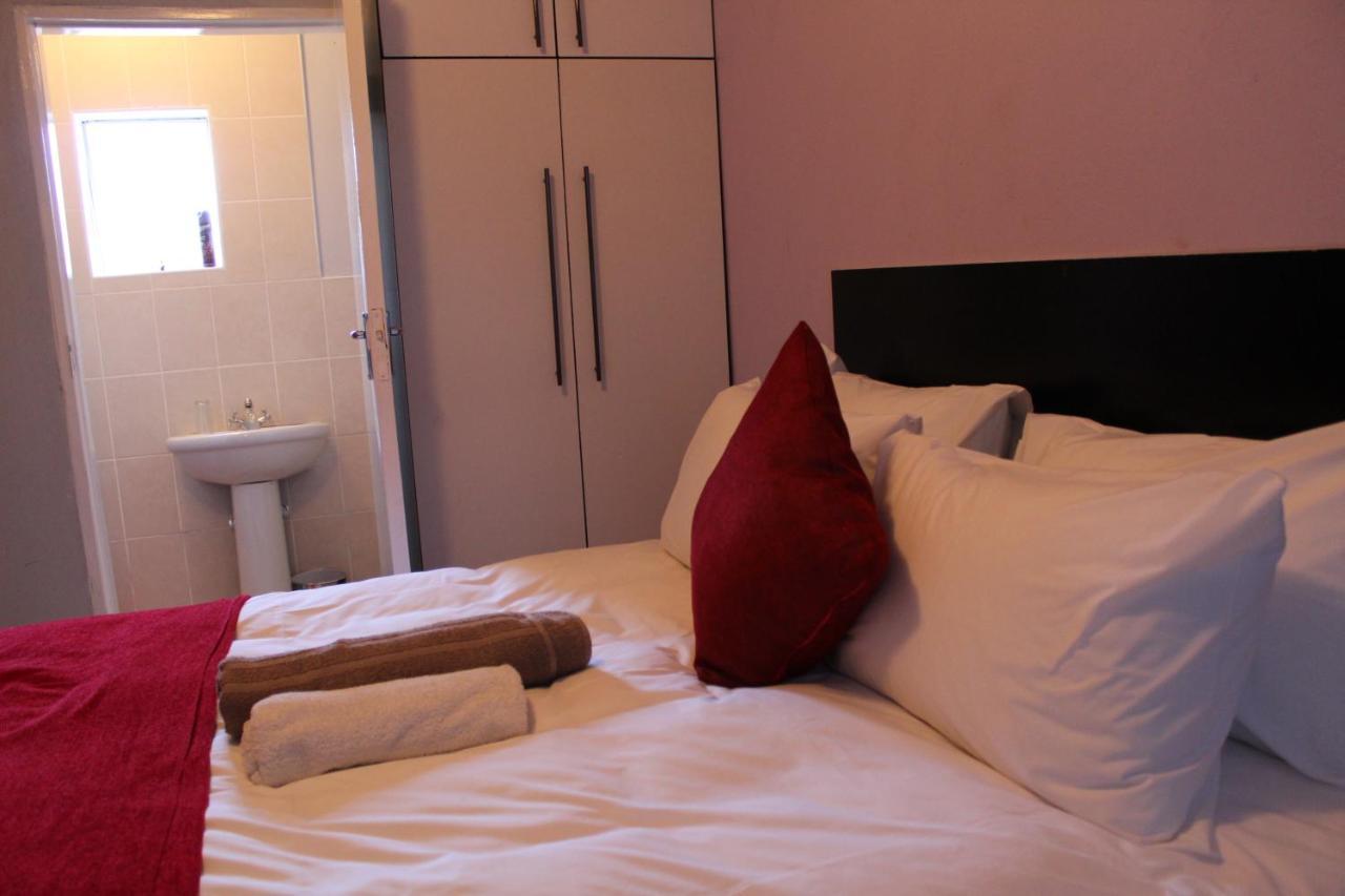 Davilla Guest House Mazenod 外观 照片